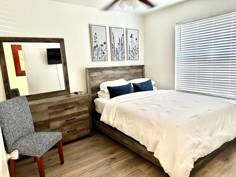 More Photos Of 1660 Kay Ave, Tallahassee Apartments For Sale