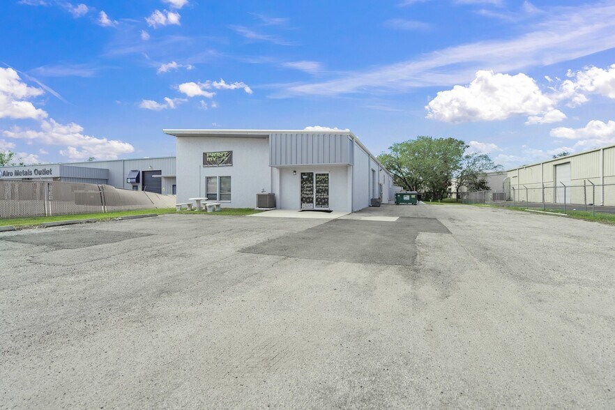 More Photos Of 4540 Northgate Ct, Sarasota Warehouse For Sale