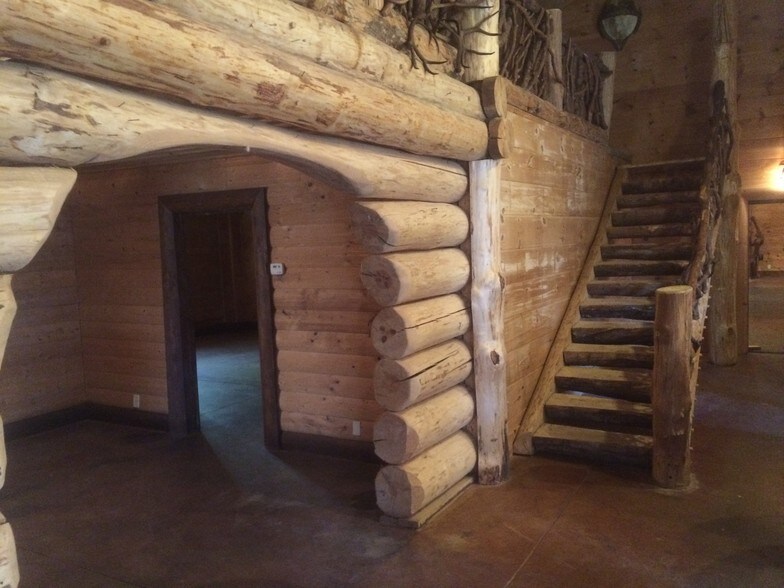 More Photos Of Cove Road, Jasper Specialty For Sale