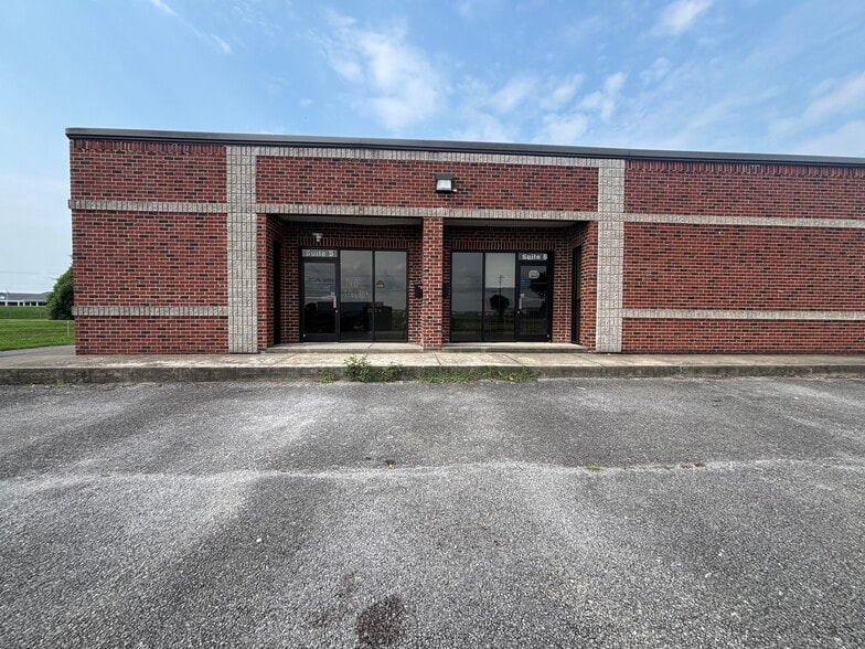 More Photos Of 109 Threet Industrial Rd, Smyrna Flex For Lease