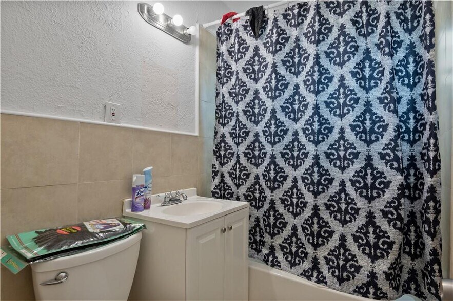 More Photos Of 2247 Simms St, Hollywood Apartments For Sale