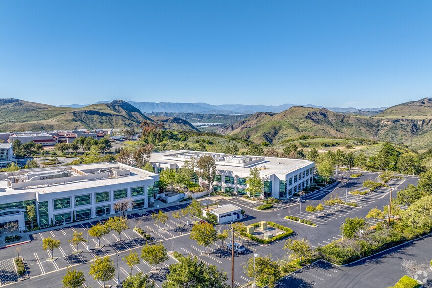 More Photos Of 2380 Conejo Spectrum St, Thousand Oaks Office For Sale