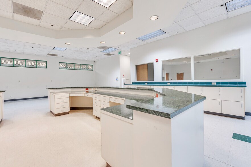 More Photos Of 222 I St, Los Banos Office For Lease