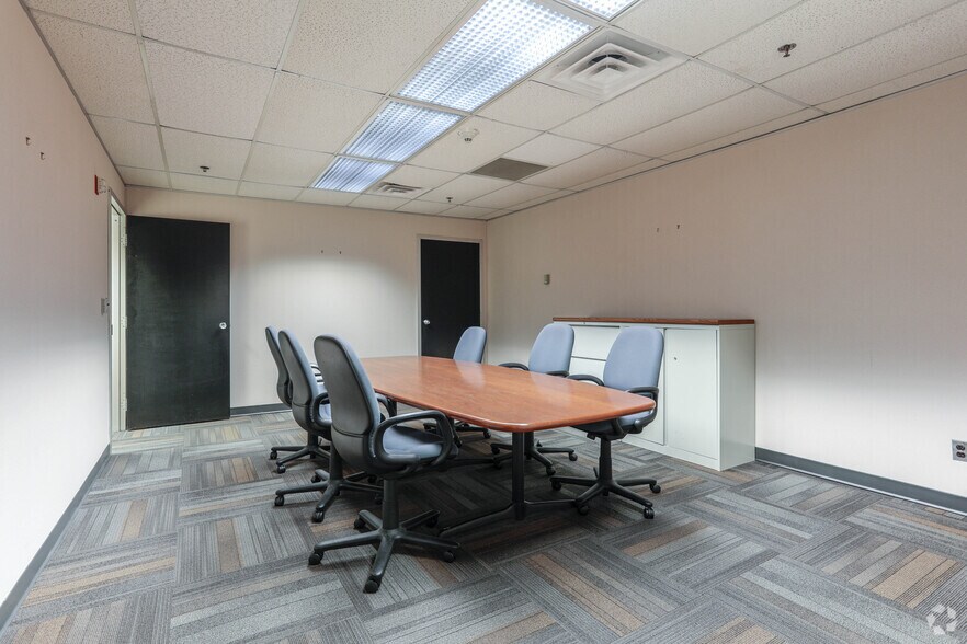 More Photos Of 16500 W 12 Mile Rd, Southfield Office For Lease