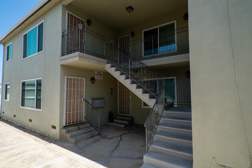 More Photos Of 731 Owen Dr, Huntington Beach Apartments For Sale