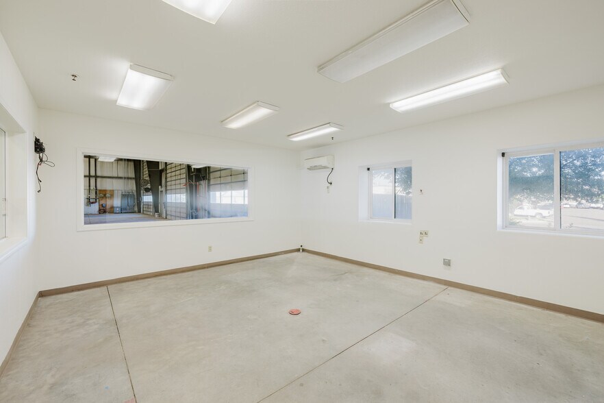 More Photos Of 2575 Alta Vista Dr, Elko Warehouse For Lease