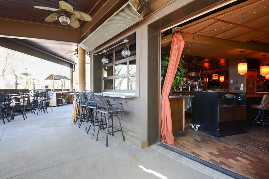 More Photos Of 1900 & 1924 Marshall St NE, Minneapolis Restaurant For Sale