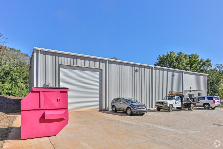 More Photos Of 2230 Boyer St, Charlotte Industrial For Lease