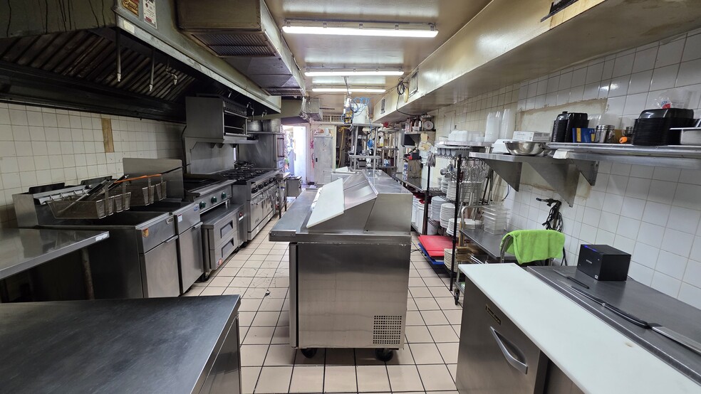 More Photos Of 310 E Tarpon Ave, Tarpon Springs Storefront Retail Residential For Sale