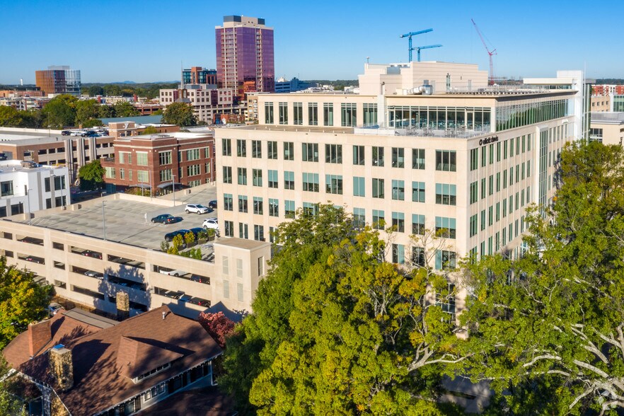 More Photos Of 500 E Morehead St, Charlotte Office For Lease