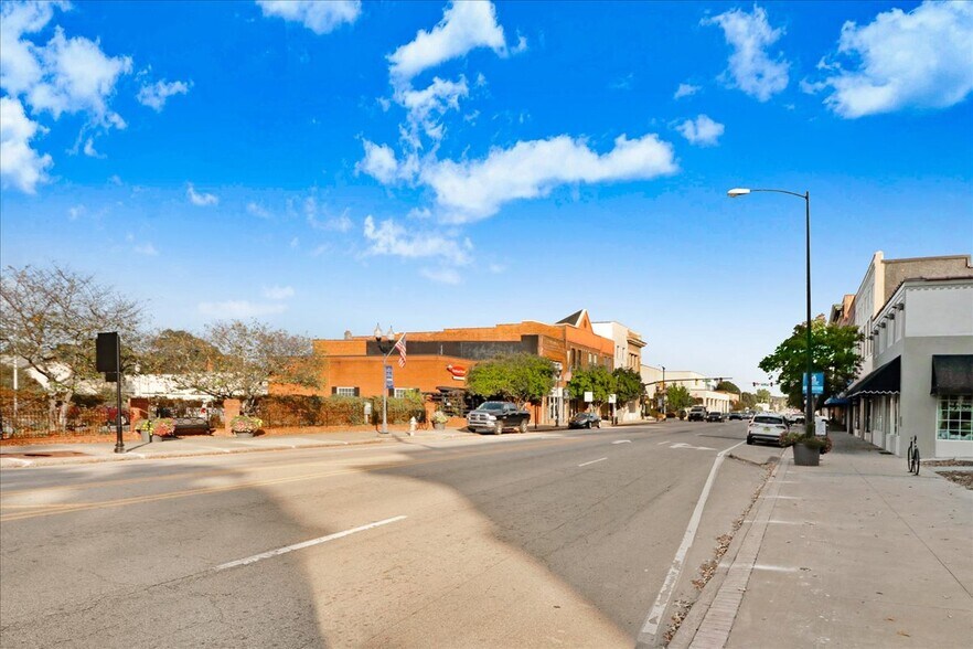 More Photos Of 201 E Market St, Smithfield Bank For Sale