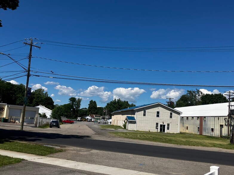 More Photos Of 373 Pleasant Ave, Hamburg Manufacturing For Lease
