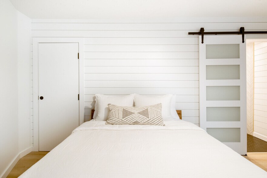 More Photos Of 306 Loch Leven Rd, Lake Arrowhead Hotel For Sale