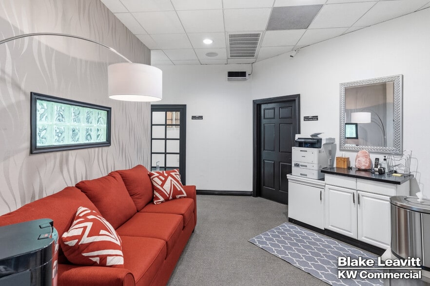 More Photos Of 5844 S Pecos Rd, Las Vegas Medical For Sale
