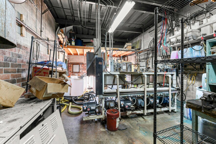 More Photos Of 3422 Flushing Rd, Flint Auto Repair For Sale