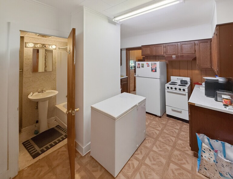 More Photos Of 288 Robinson St, Binghamton Apartments For Sale