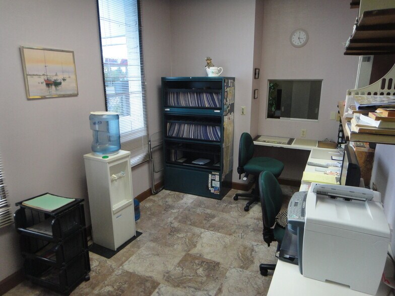 More Photos Of 14205 W Dixie Hwy, North Miami Medical For Sale