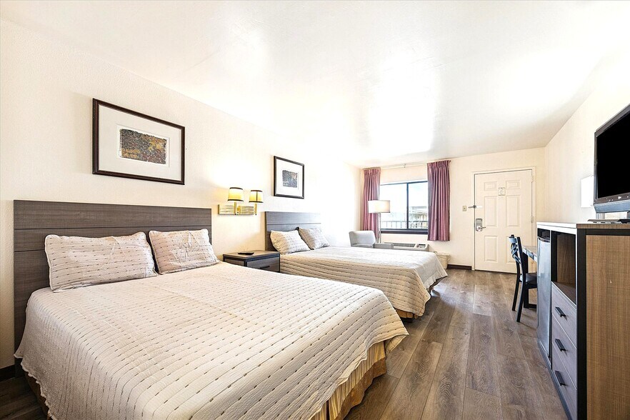 More Photos Of 2208 Highway 71 S, Columbus Hotel For Sale