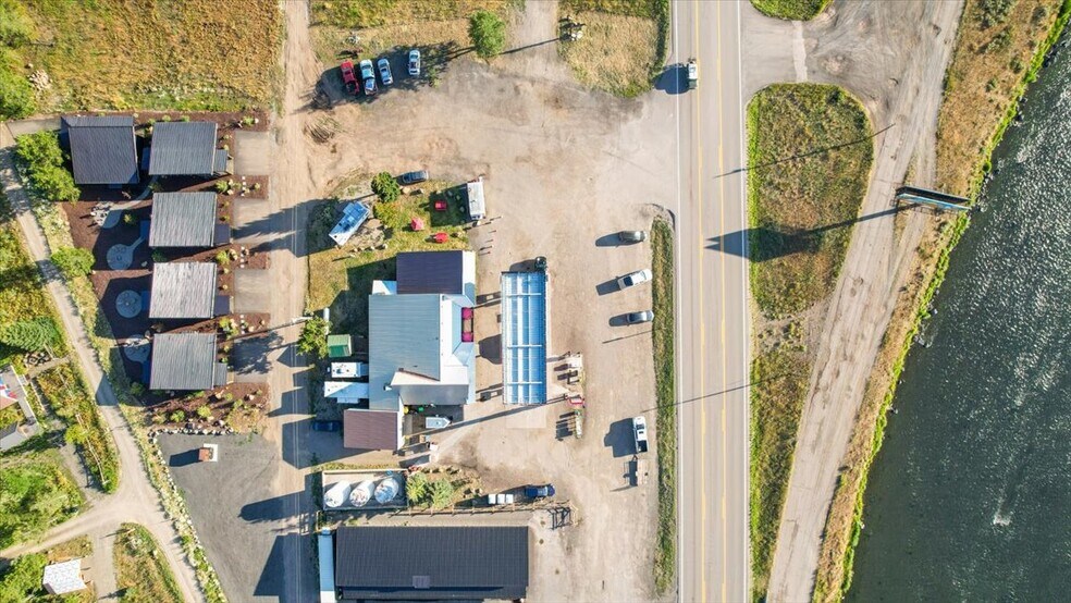 More Photos Of 3370 Highway 20, Island Park Service Station For Sale