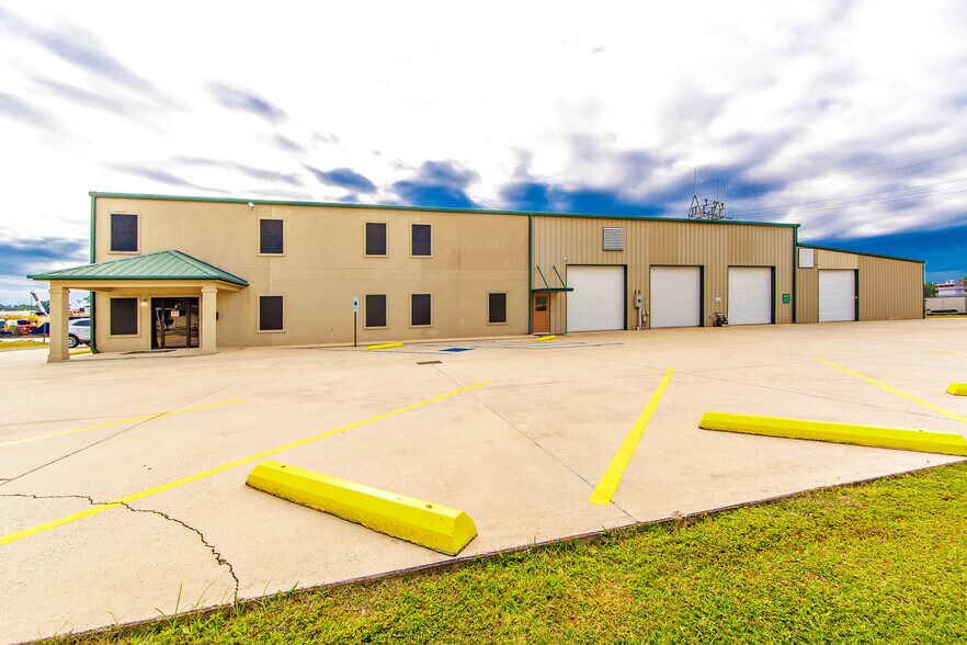 Primary Photo Of 1711 Dunn St, Houma Service For Lease