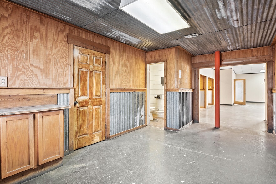 More Photos Of 3509 N 3rd St, Temple Warehouse For Sale