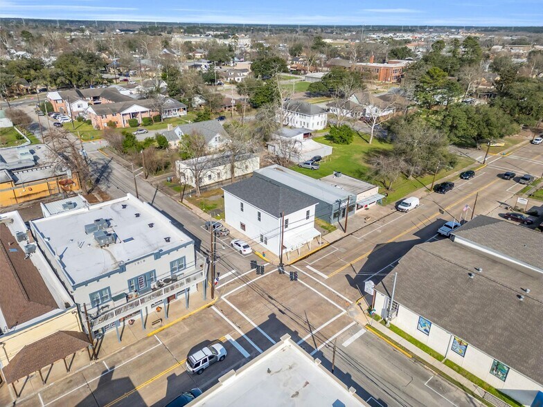 More Photos Of 401 E Main St, Humble Office For Sale