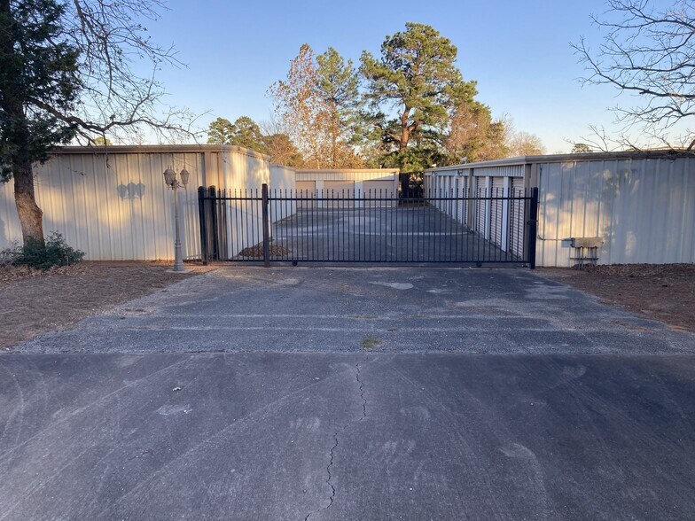 More Photos Of 290 Industrial Blvd, Bastrop Self Storage For Sale