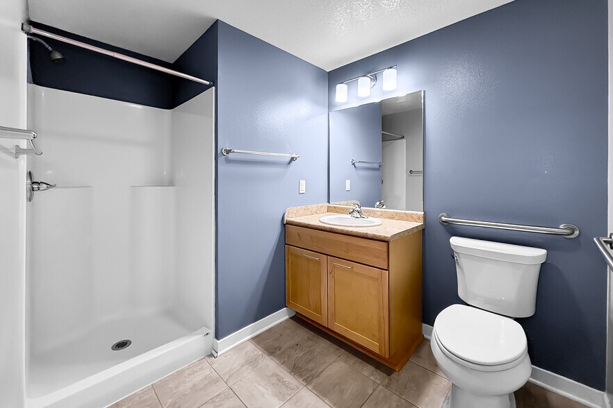 More Photos Of 4326 Hickman Rd, Des Moines Apartments For Sale