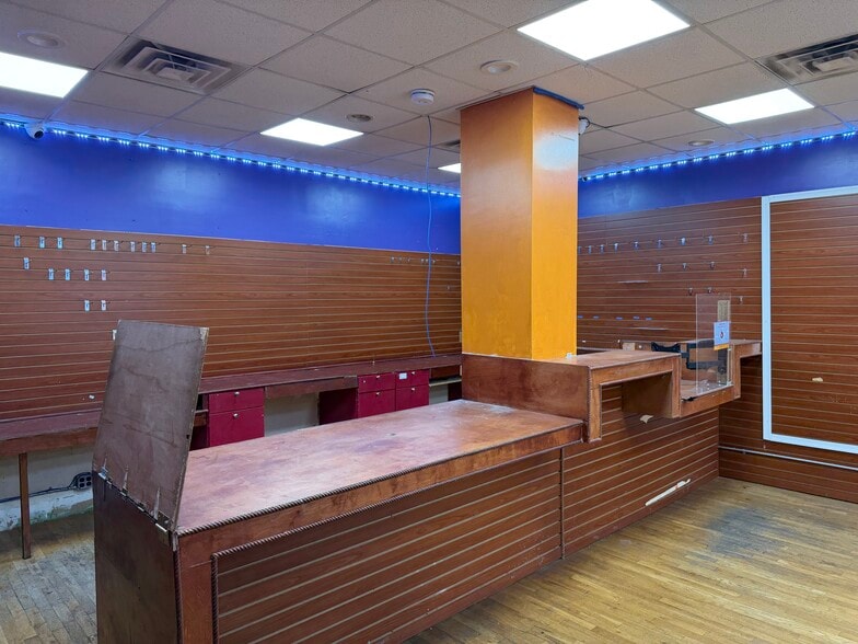 More Photos Of 605 Washington St, Hoboken Storefront For Lease