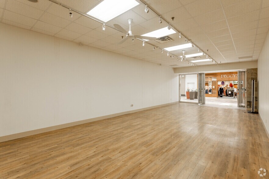 More Photos Of 1431-1527 Rebecca St, Oakville Unknown For Sale