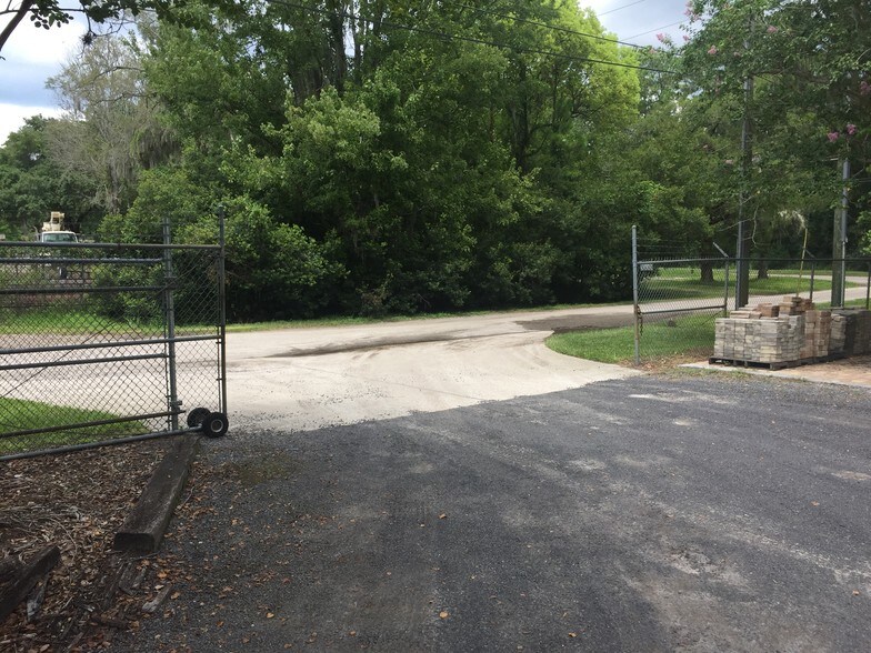 More Photos Of 4656 Collins Rd, Jacksonville Warehouse For Lease