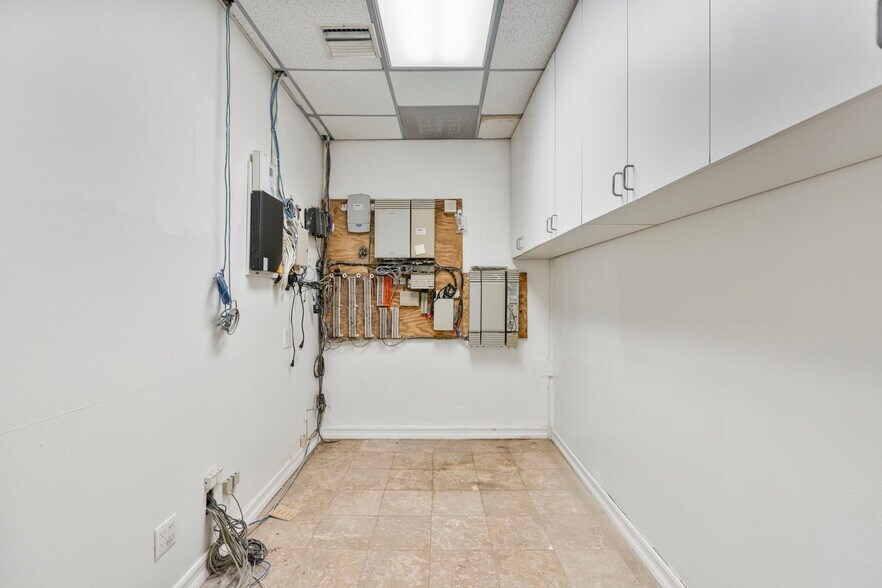 More Photos Of 3106 E Garvey Ave, West Covina Service For Sale