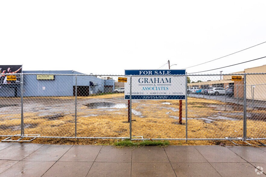 Primary Photo Of 209 N Encina St, Visalia Land For Sale