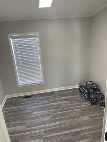 More Photos Of 10137 W HWY 30, Wanatah Flex For Sale