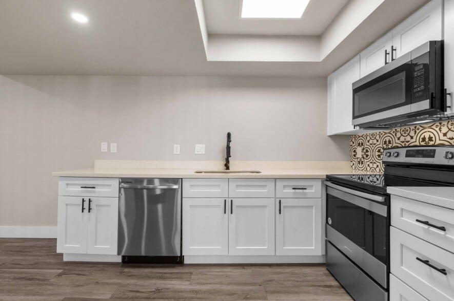 More Photos Of 2930 N 52nd St, Phoenix Apartments For Sale