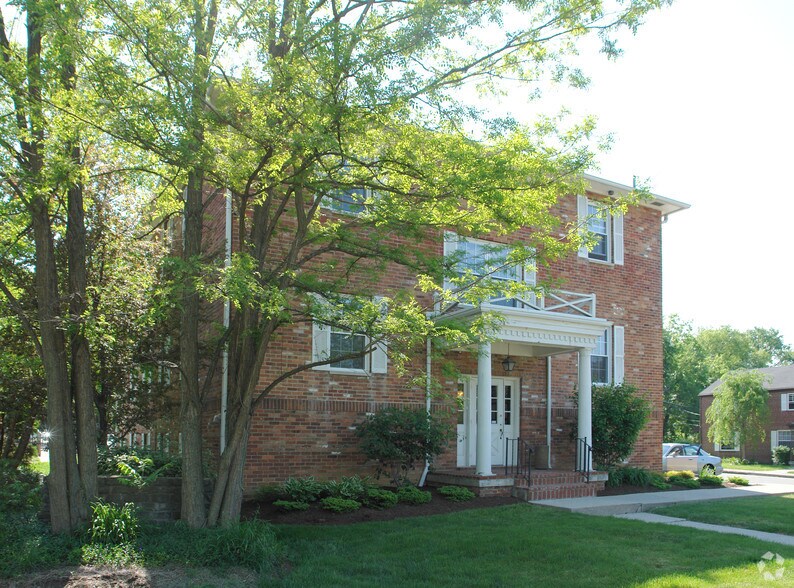 More Photos Of 5830 N High St, Worthington Office For Lease