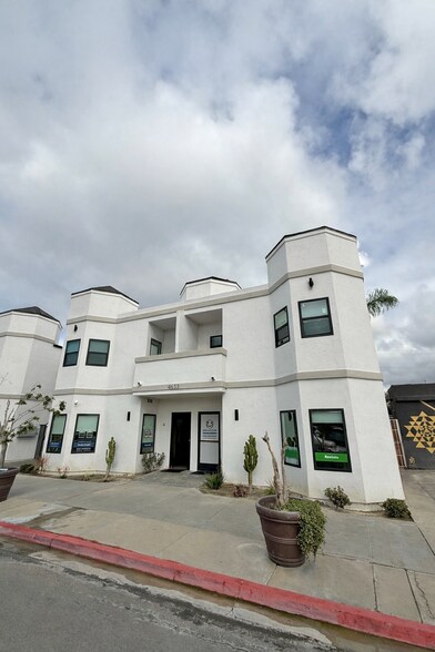 More Photos Of 4633-4639 30th St, San Diego Storefront Retail Residential For Lease
