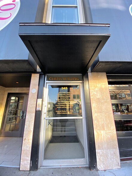 More Photos Of 335-345 S Main St, Ann Arbor Storefront Retail Office For Lease