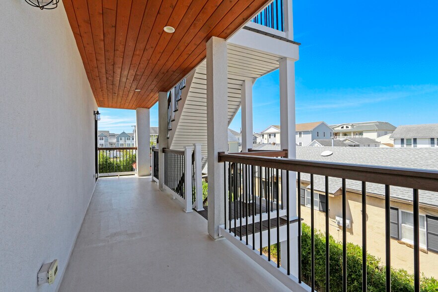 More Photos Of 5100 Atlantic Ave, Wildwood Hotel For Sale