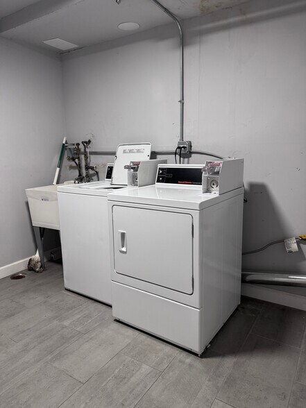 More Photos Of 2019 W 111th St, Chicago Apartments For Sale