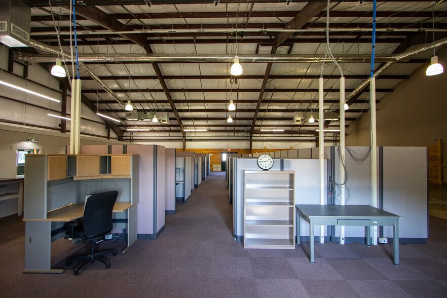 More Photos Of 322 Little Brooke Ln, West Columbia General Retail For Lease