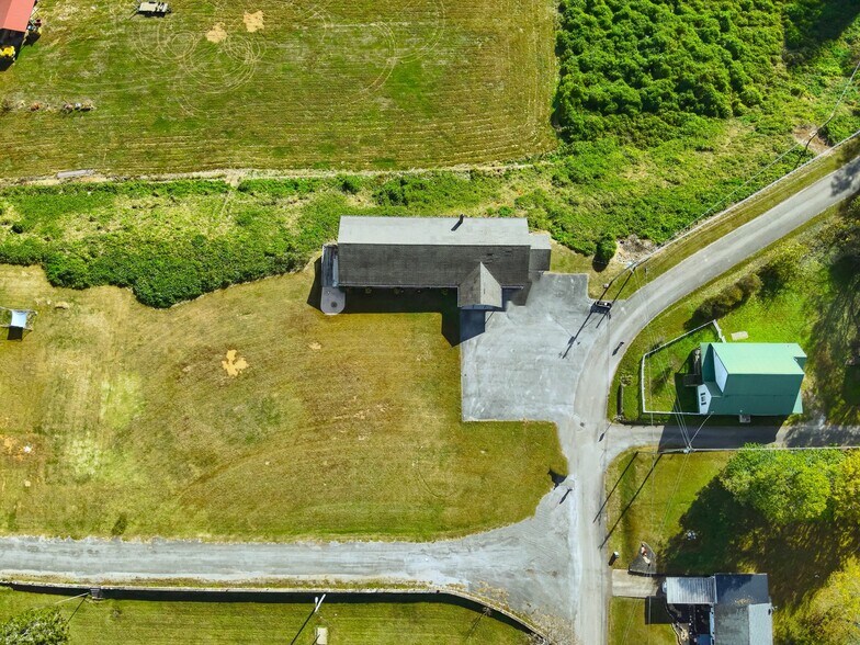 More Photos Of 301 School St, Tellico Plains Freestanding For Sale