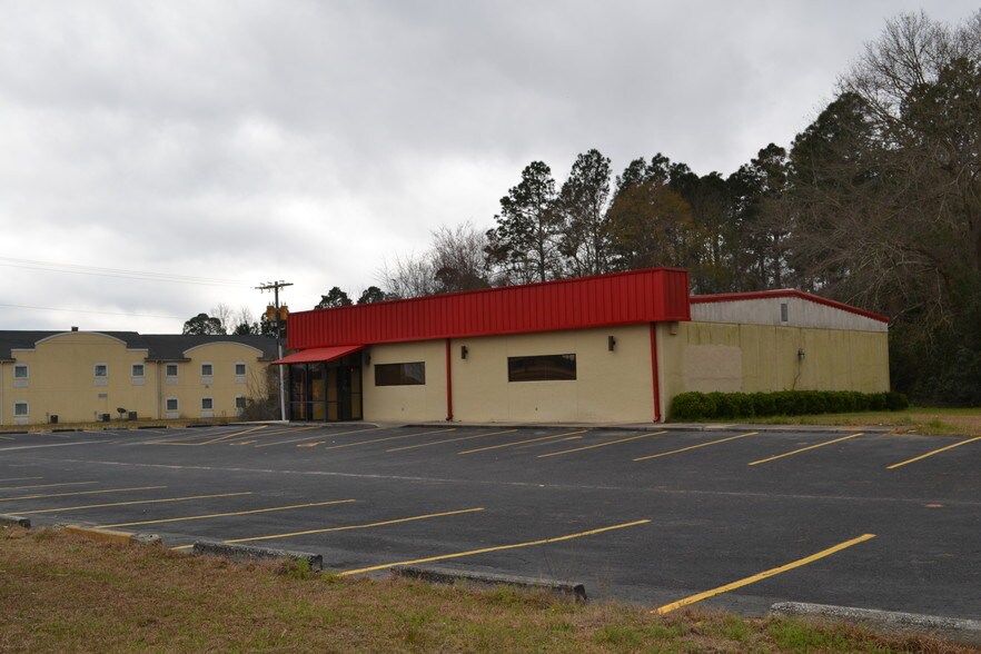 More Photos Of 622 S Main St, Swainsboro Restaurant For Sale