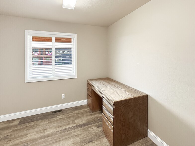 More Photos Of 640 Frogs Lndg, Hagerman Office For Sale