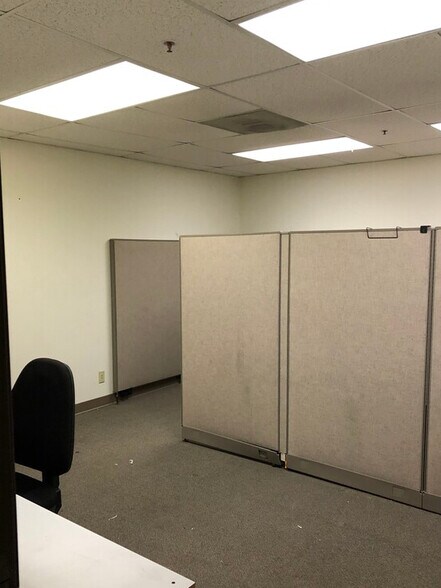 More Photos Of 302-376 NE 219th Ave, Gresham Light Manufacturing For Lease