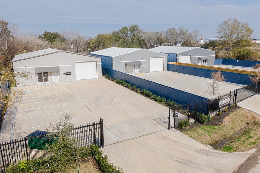 More Photos Of 4108 Dawn St, Houston Industrial For Lease