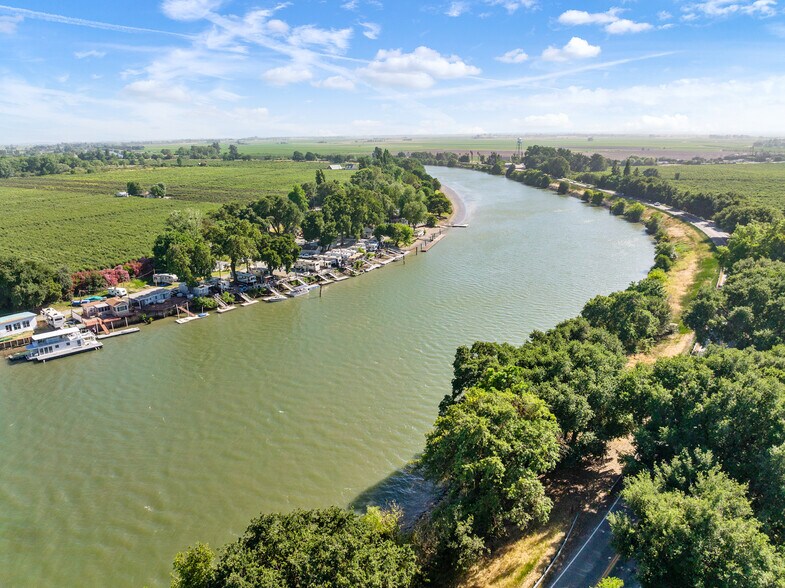 More Photos Of 14268 CA-160, Isleton Apartments For Sale
