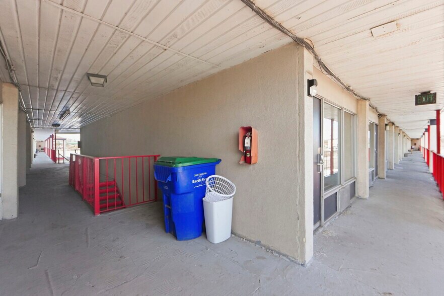 More Photos Of 3527 W Coliseum Blvd, Fort Wayne Hotel For Sale