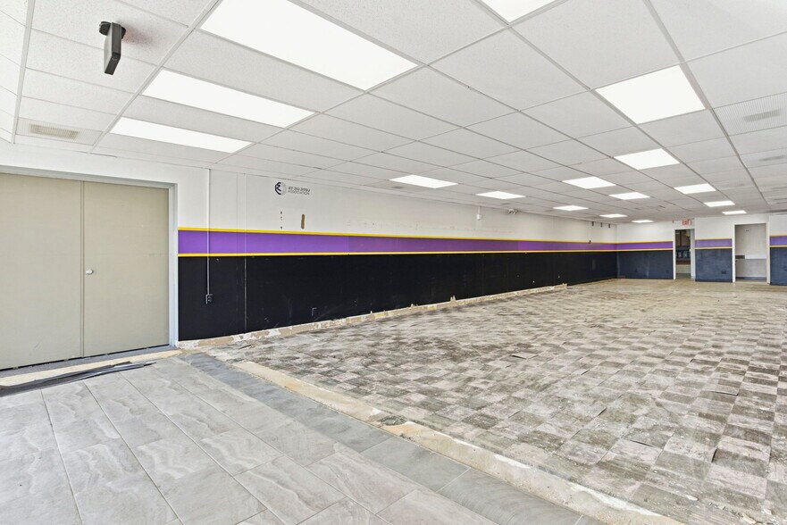 More Photos Of 1301-1349 S Glenstone Ave, Springfield General Retail For Lease