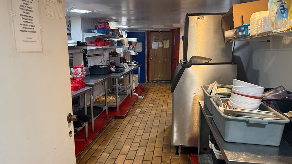 More Photos Of 2313 IH 35, Austin Restaurant For Lease